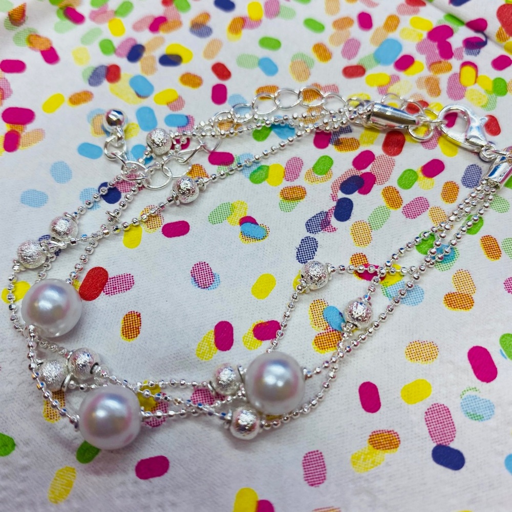 Pearl and silver ball bracelet